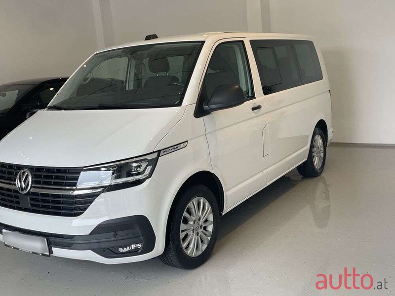 2020' Volkswagen Multivan photo #2