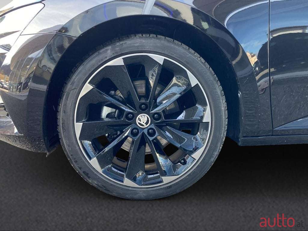 2023' Skoda Superb photo #2