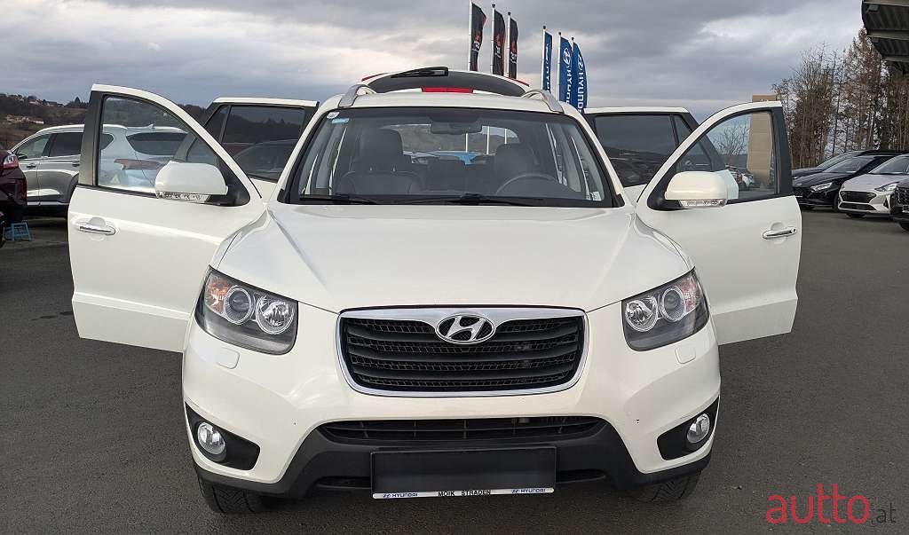 2010' Hyundai Santa Fe photo #5