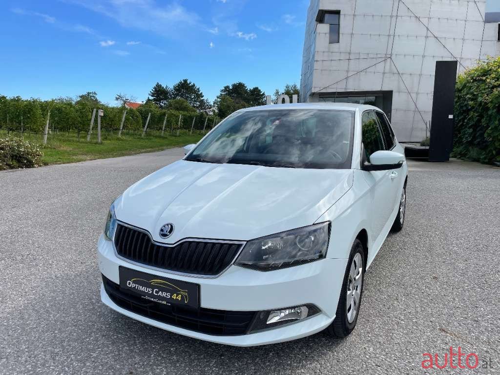 2015' Skoda Fabia photo #2