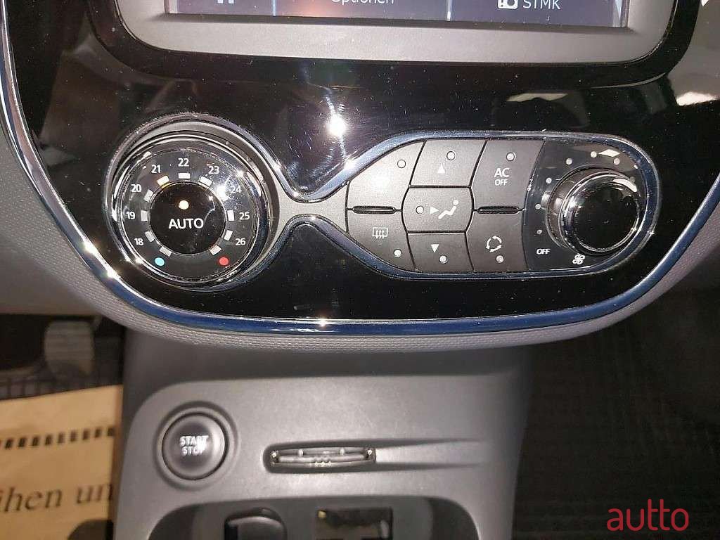 2015' Renault Captur photo #5