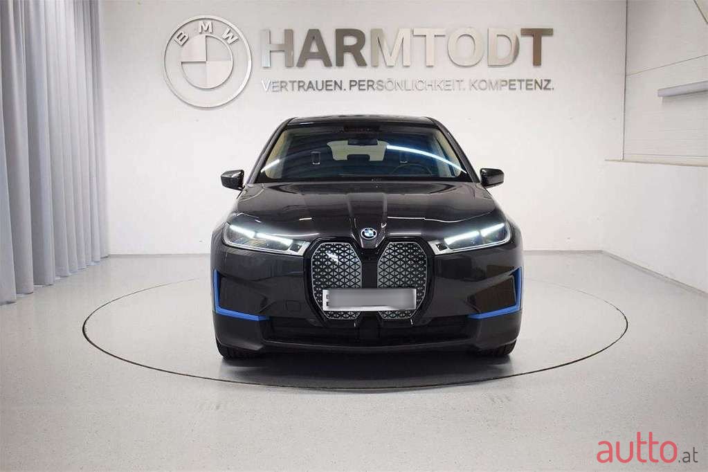 2021' BMW iX photo #5