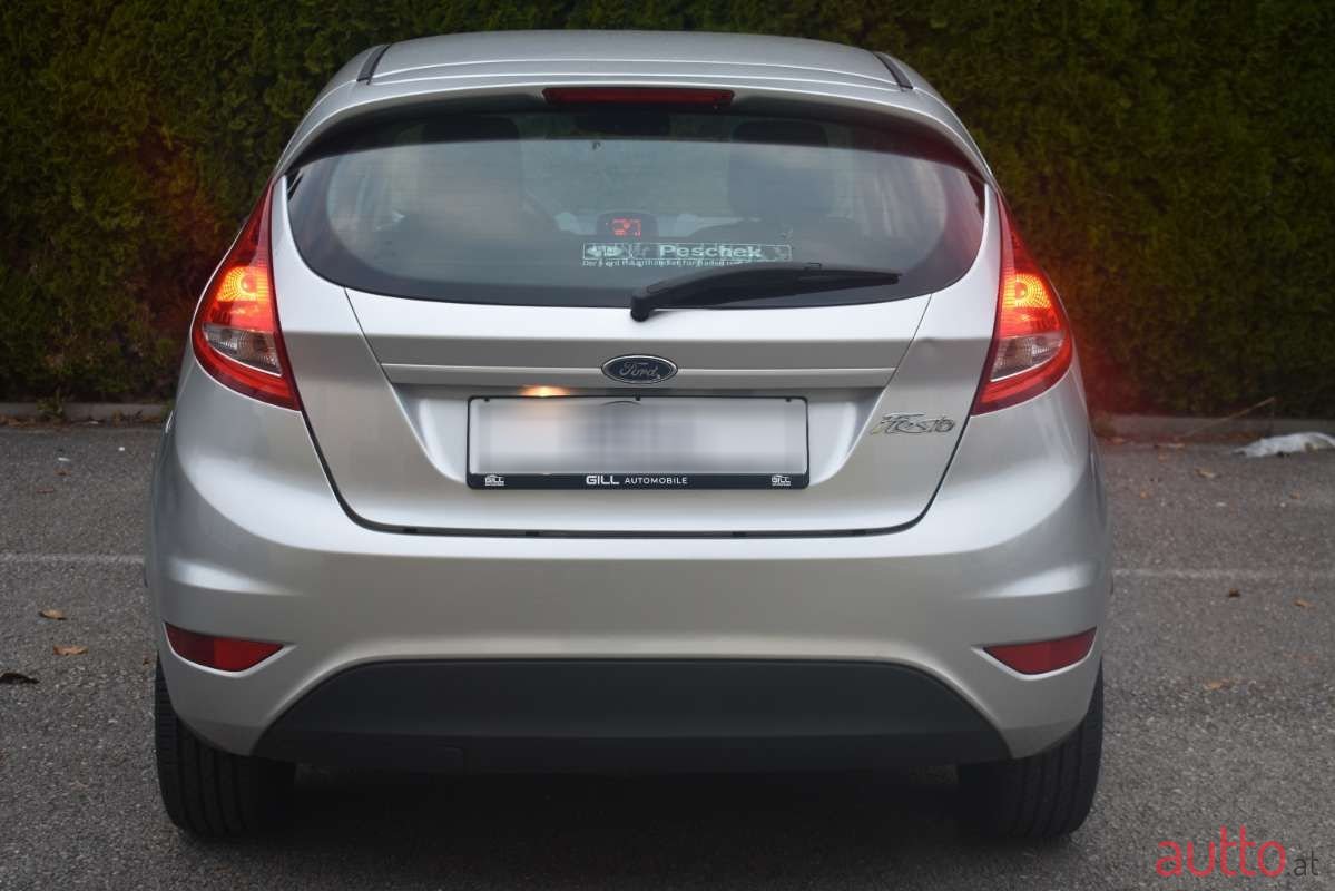 2010' Ford Fiesta photo #4