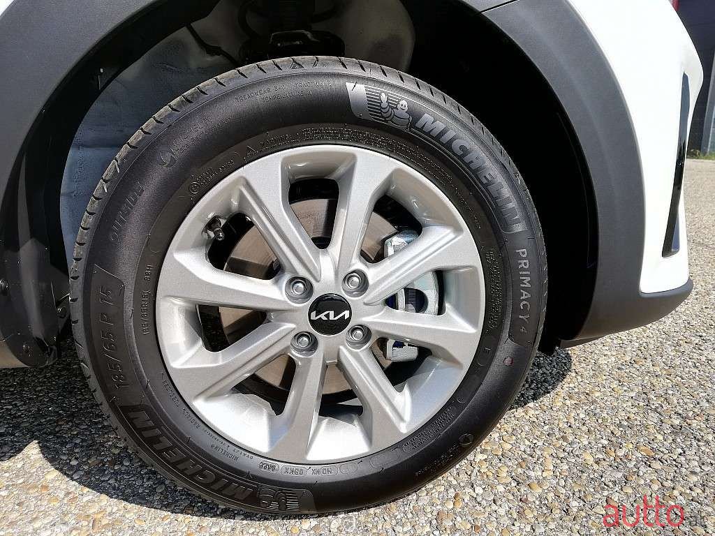 2022' Kia Stonic photo #3