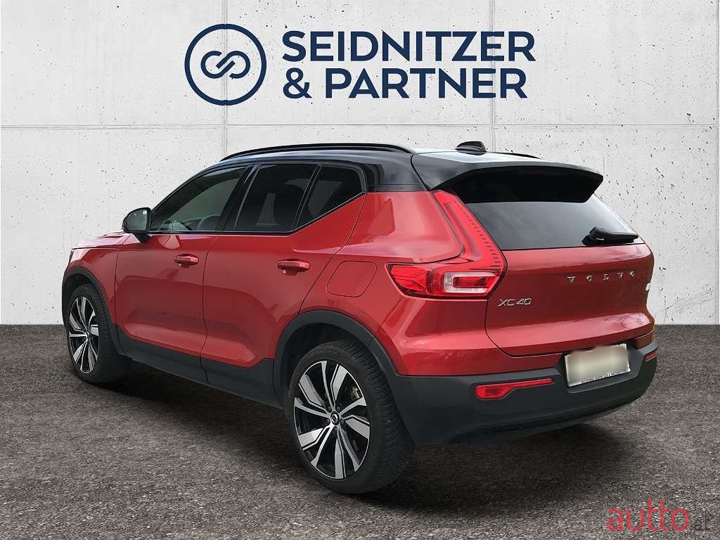 2021' Volvo XC40 photo #4