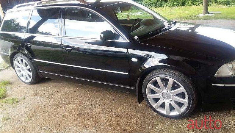 2001' Volkswagen Passat photo #1