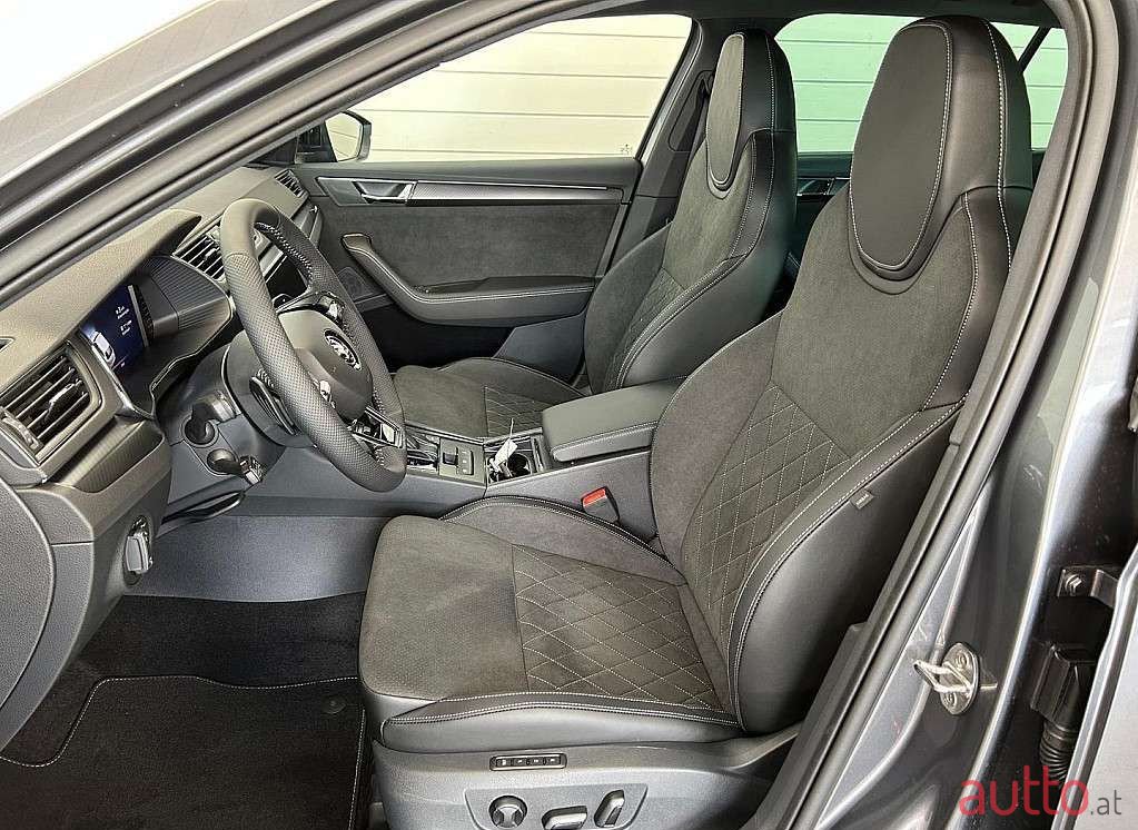 2023' Skoda Superb photo #6