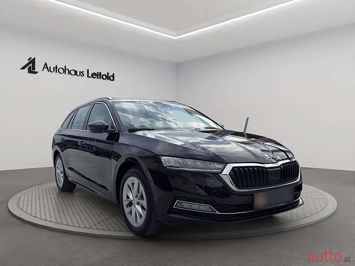 2023' Skoda Octavia photo #3