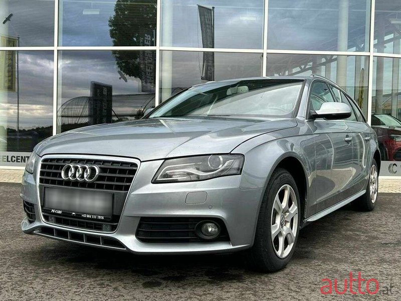 2011' Audi A4 photo #1