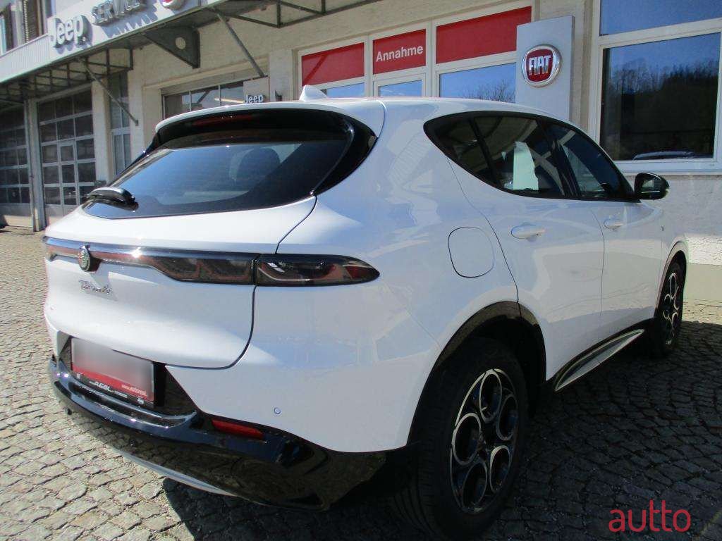 2023' Alfa Romeo Tonale photo #4