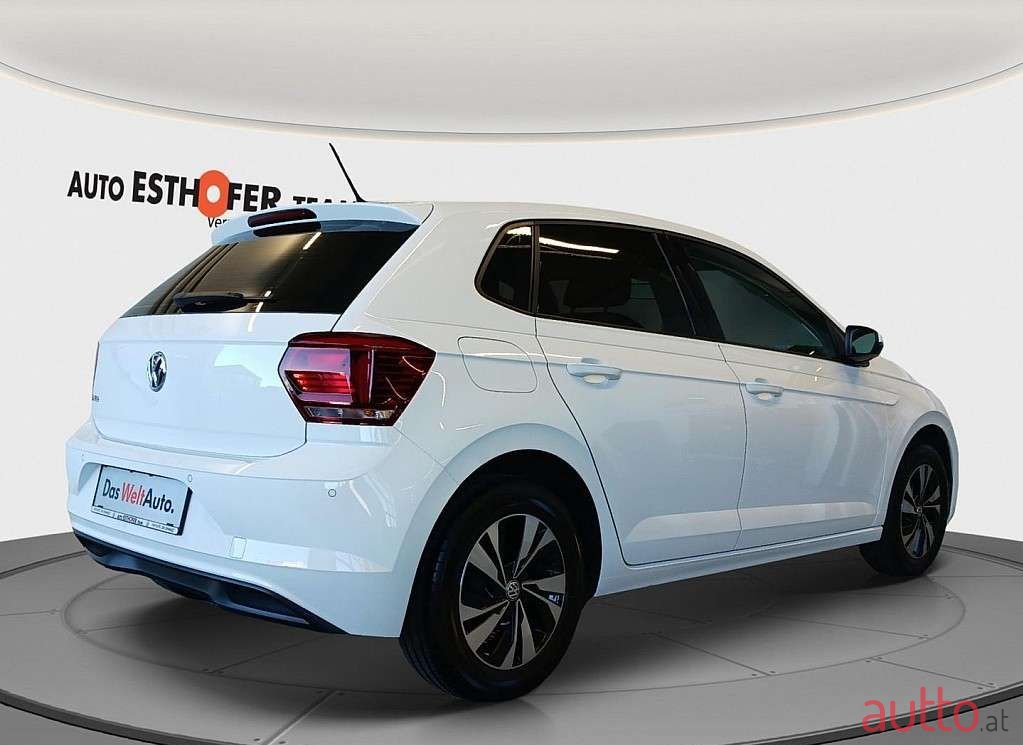 2017' Volkswagen Polo photo #5