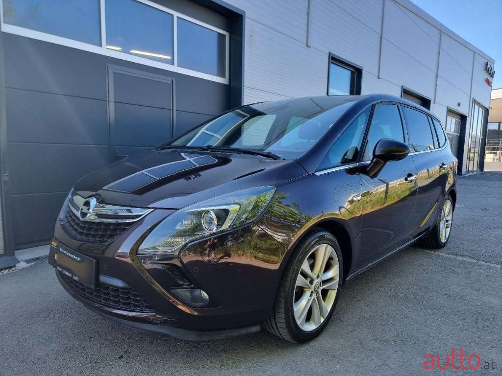 2013' Opel Zafira photo #3