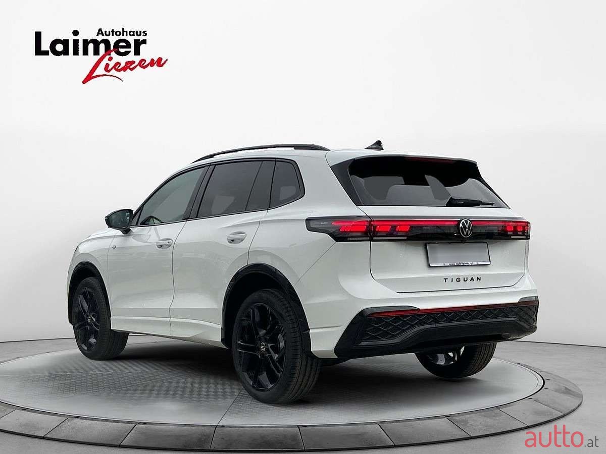 2024' Volkswagen Tiguan photo #3