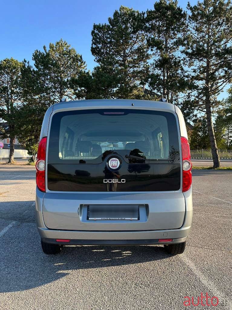 2010' Fiat Doblo photo #6