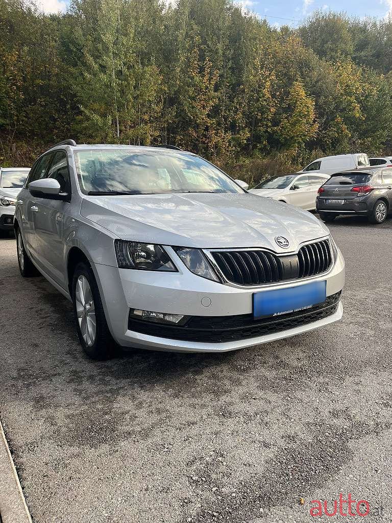 2019' Skoda Octavia photo #2