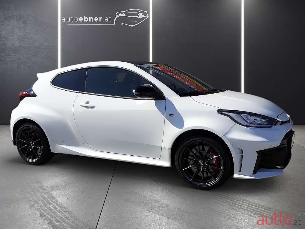 2024' Toyota Yaris photo #3