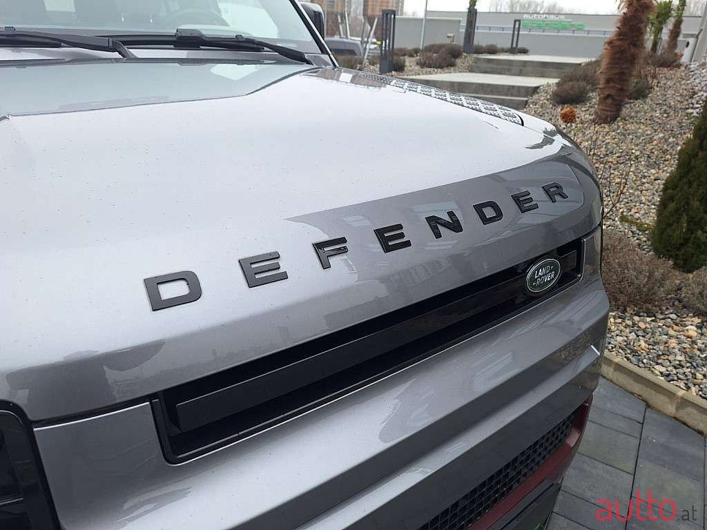 2021' Land Rover Defender photo #4