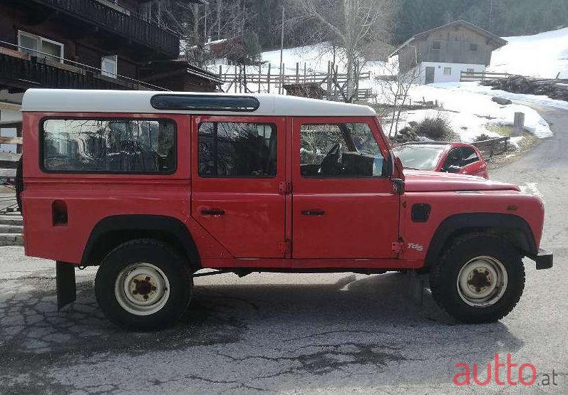2000' Land Rover Defender photo #1