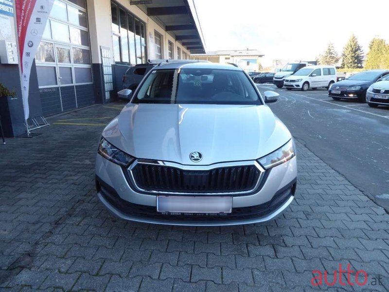 2021' Skoda Octavia photo #2