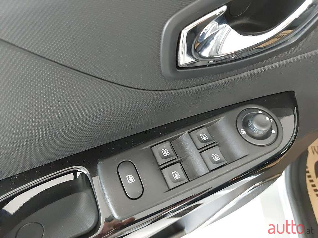 2015' Renault Captur photo #4