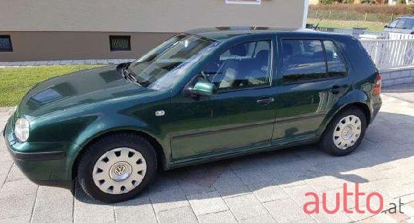 2003' Volkswagen Golf photo #1