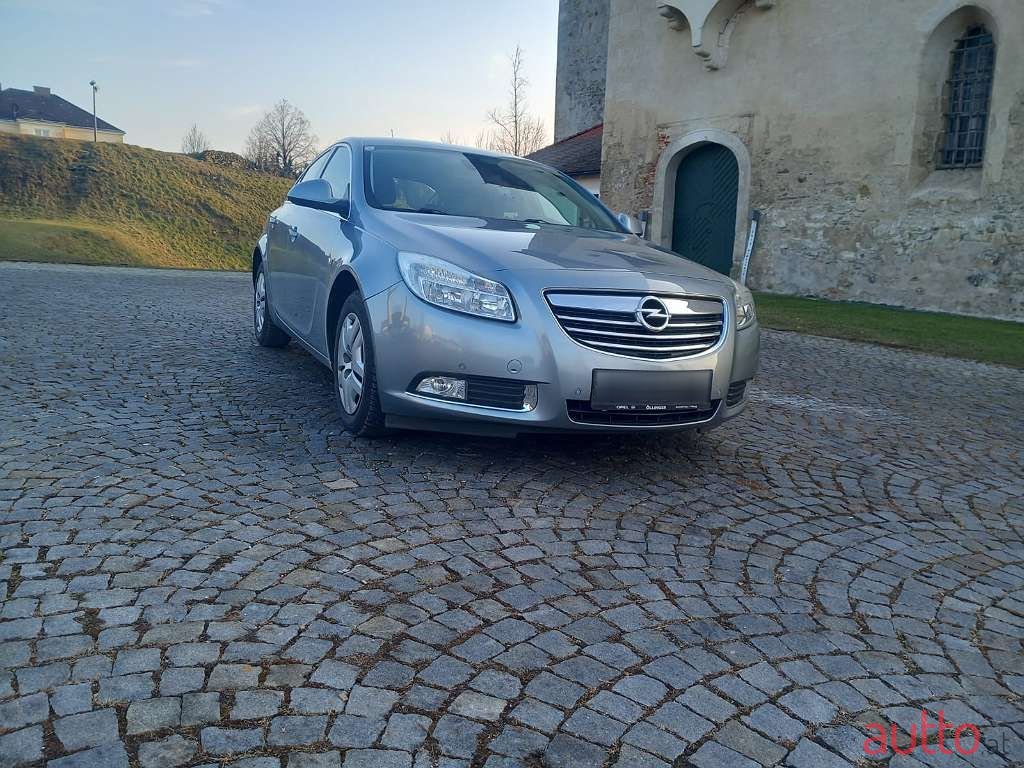 2010' Opel Insignia photo #1