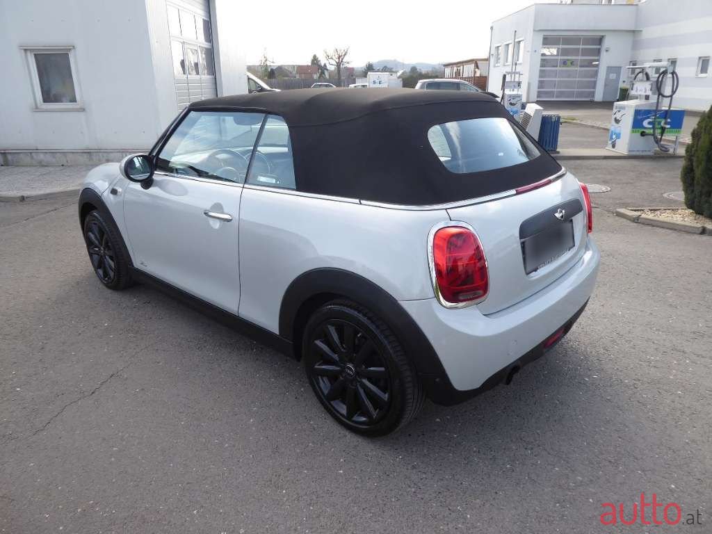 2017' MINI Cabrio photo #2