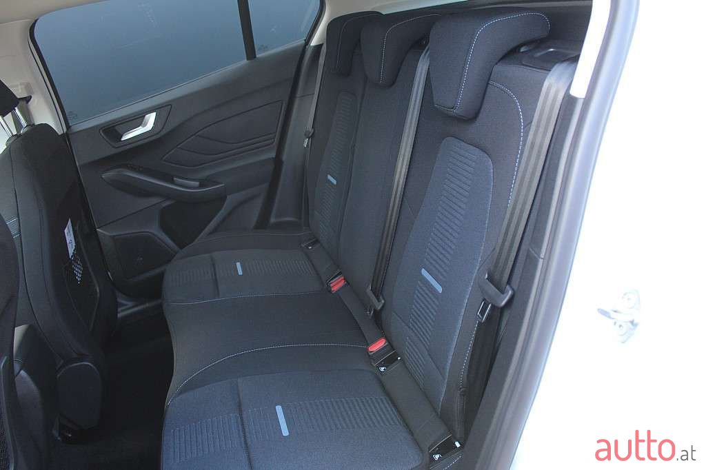 2023' Ford Focus photo #4