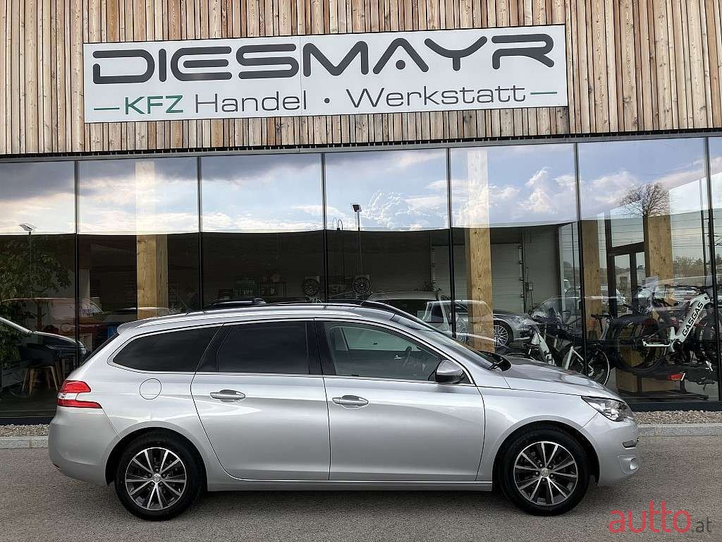 2015' Peugeot 308 photo #6