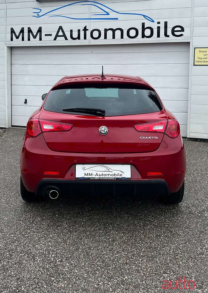 2016' Alfa Romeo Giulietta photo #5