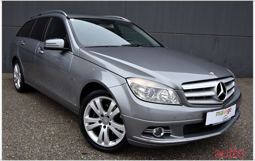 2010' Mercedes-Benz C-Klasse photo #1