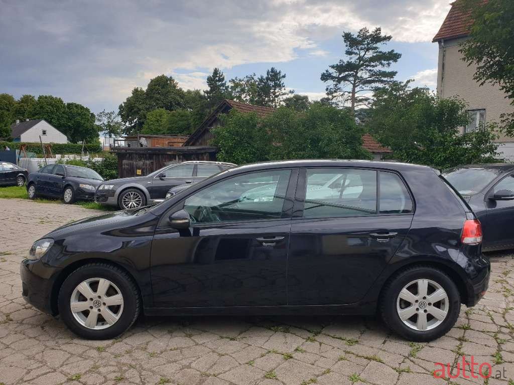 2010' Volkswagen Golf photo #6