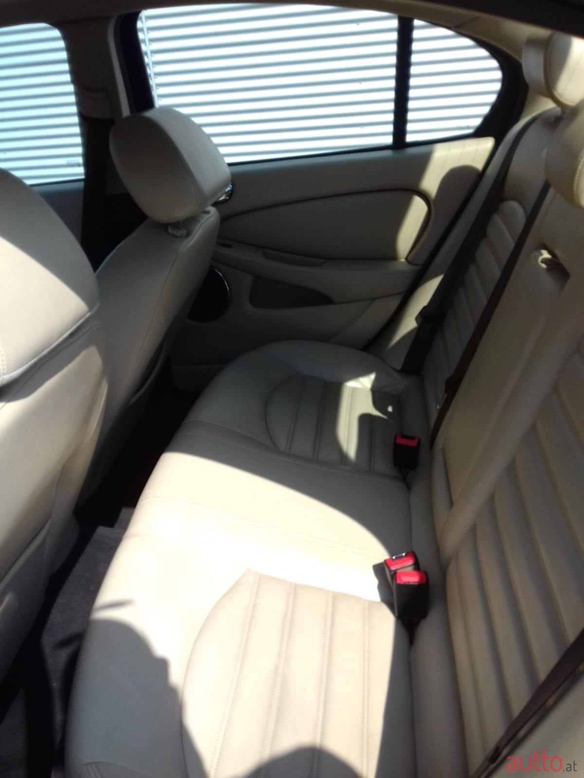 2008' Jaguar X-Type photo #5