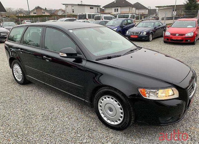 2011' Volvo V50 photo #1