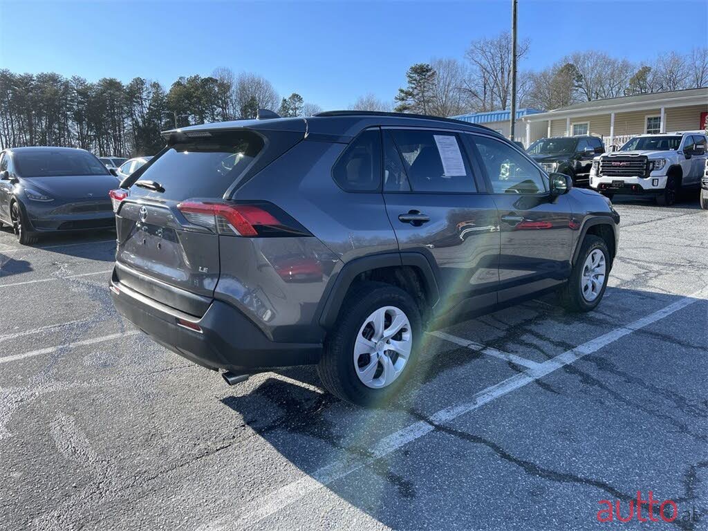 2019' Toyota RAV4 LE FWD photo #2