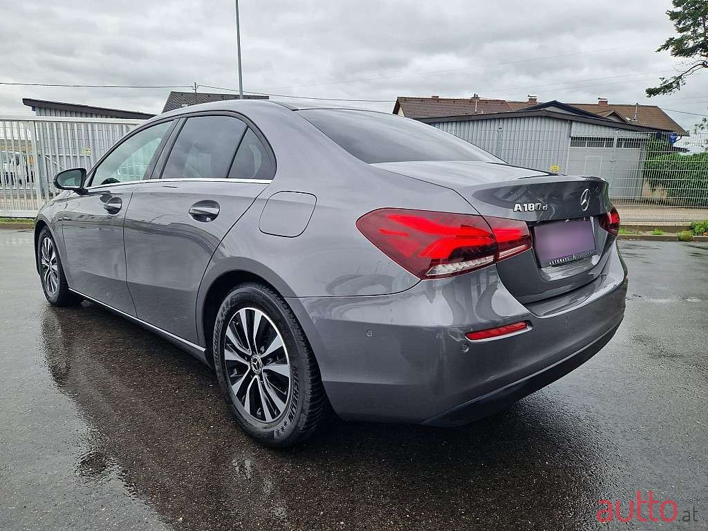 2020' Mercedes-Benz A-Klasse photo #6