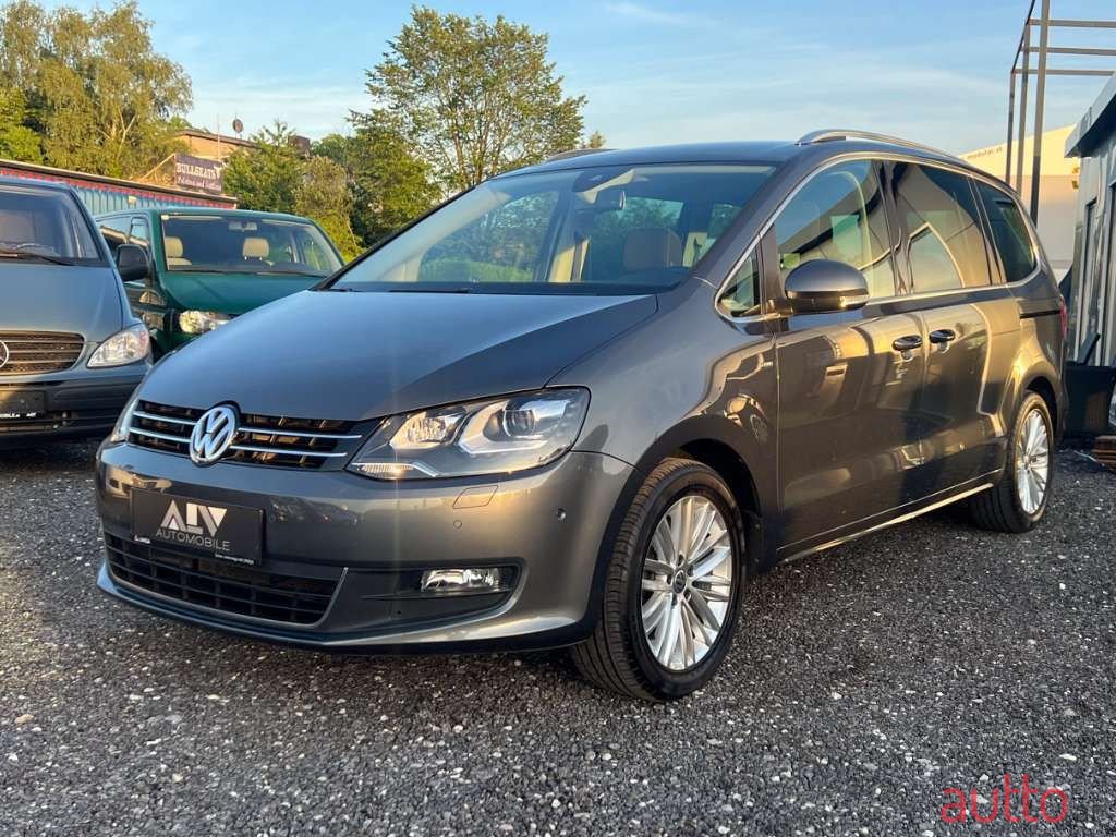 2014' Volkswagen Sharan photo #2