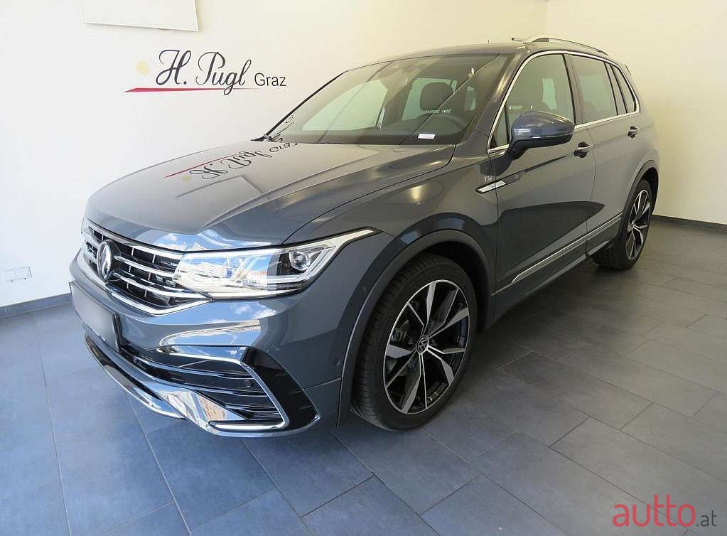 2023' Volkswagen Tiguan photo #1