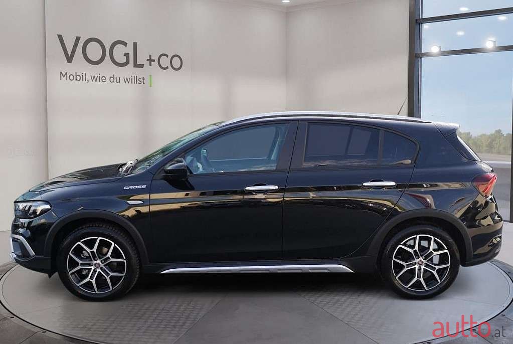 2022' Fiat Tipo photo #2