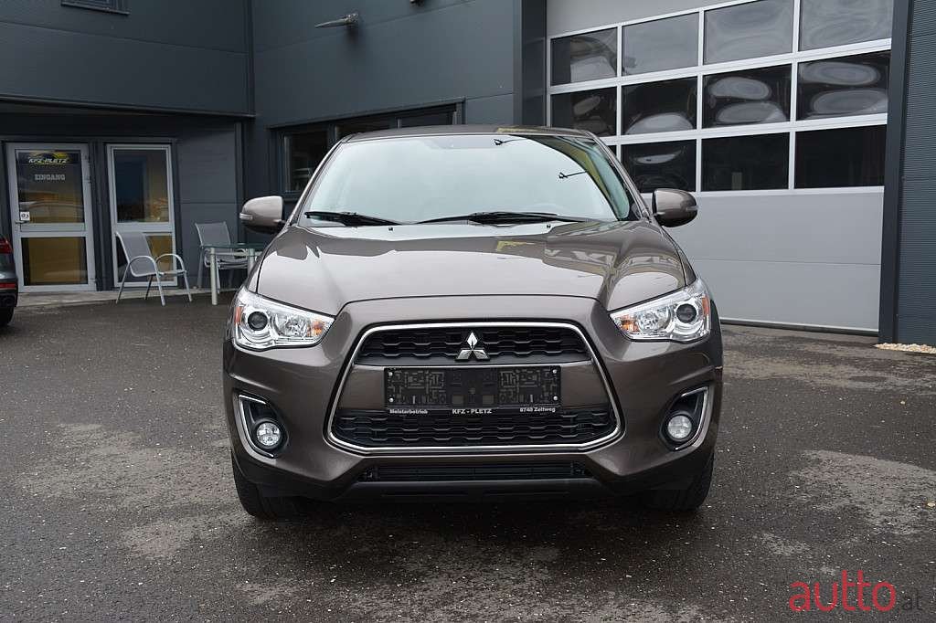 2013' Mitsubishi ASX photo #2