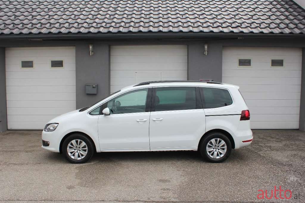 2018' Volkswagen Sharan photo #2