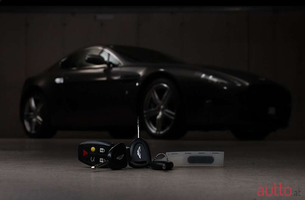 2006' Aston Martin V8 photo #3