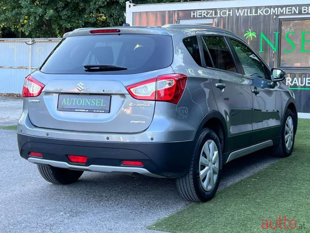 2016' Suzuki SX4 photo #3