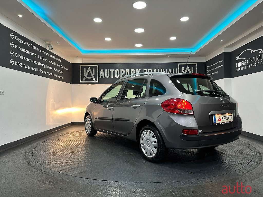 2009' Renault Clio photo #3