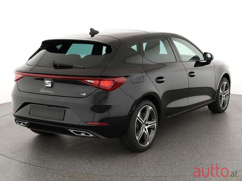 2024' SEAT Leon photo #2