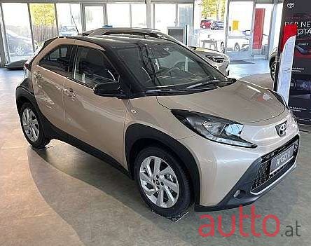 2023' Toyota Aygo photo #2