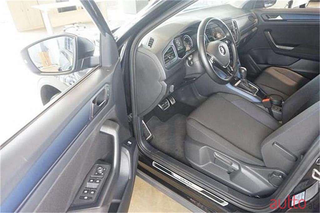 2021' Volkswagen T-Roc photo #4