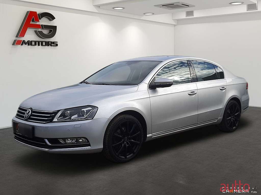 2011' Volkswagen Passat photo #1