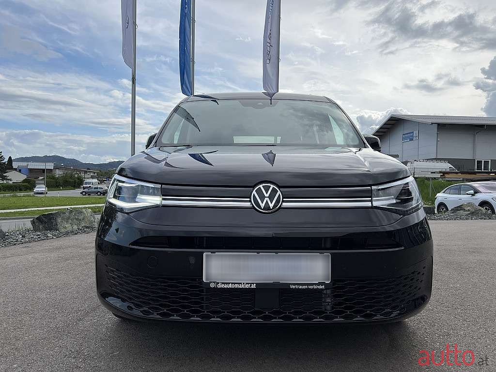 2023' Volkswagen Caddy photo #4