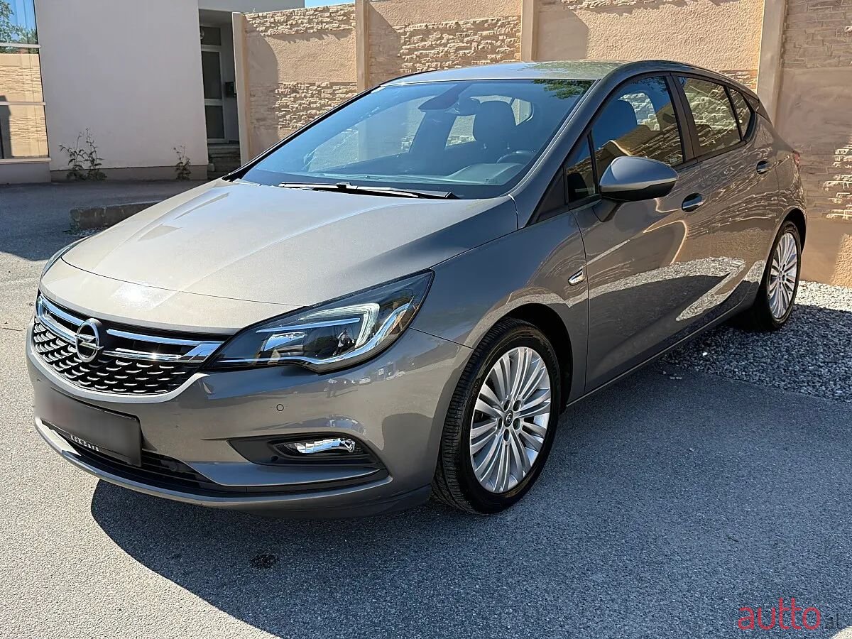 2017' Opel Astra photo #3